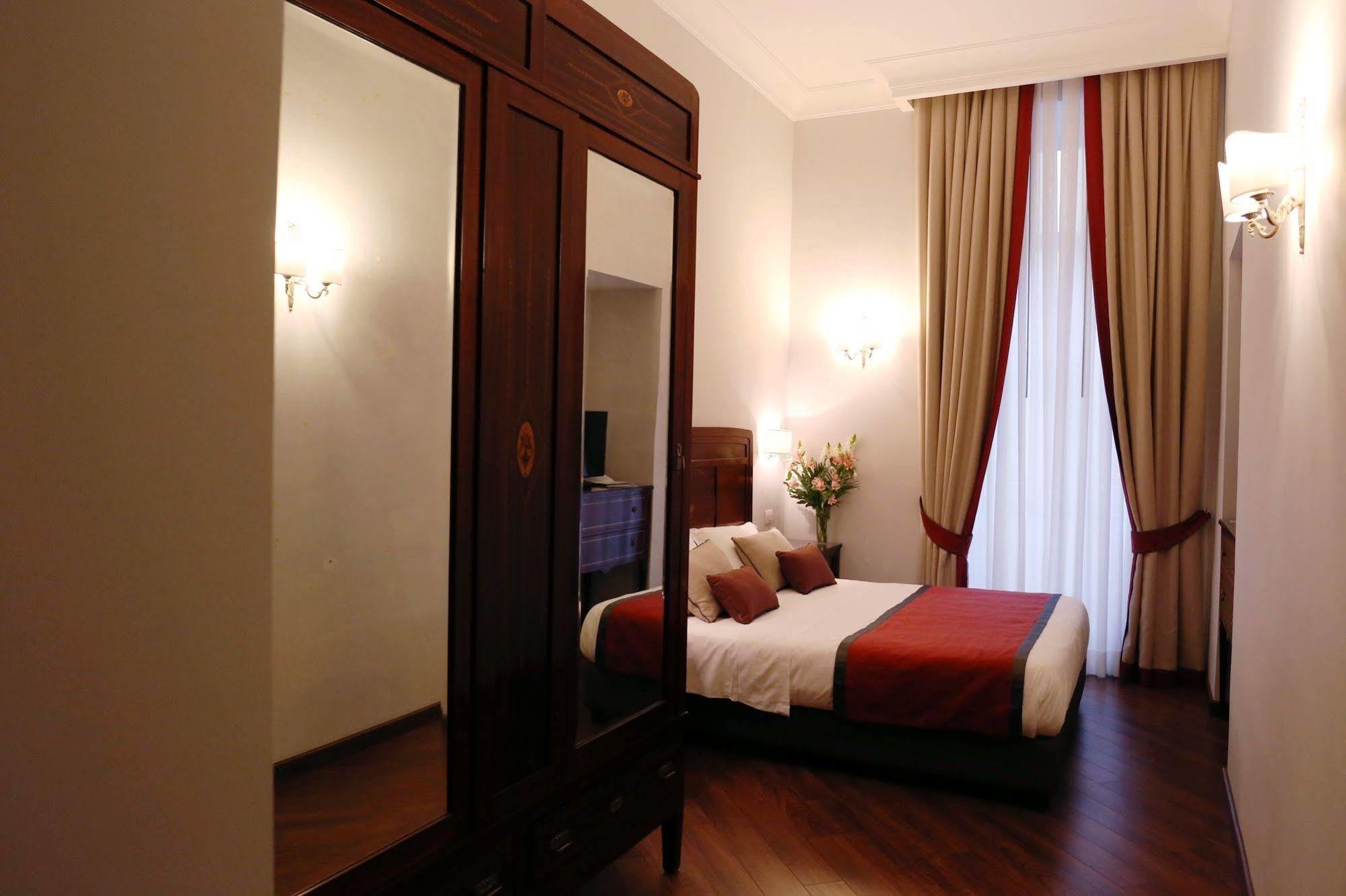Hotel Palazzo Riario Sforza Nápoles Exterior foto